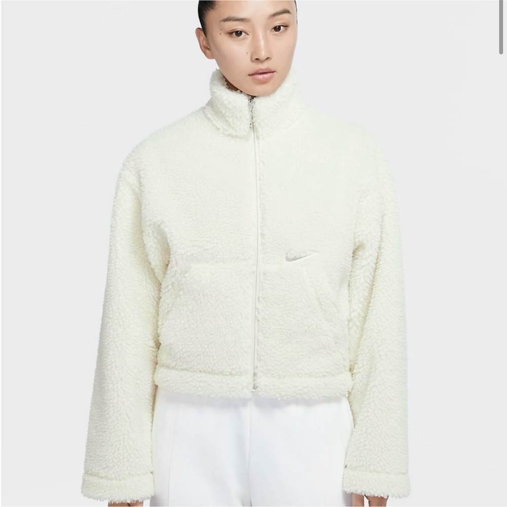 white vintage nike sportswear swoosh sherpa jacket